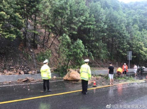 直击萍城抗洪一线：风雨中我们同舟共济 众志成城