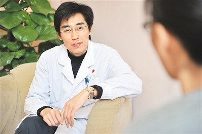 “危机袭来，心理救援不能缺”（一线抗疫群英谱）